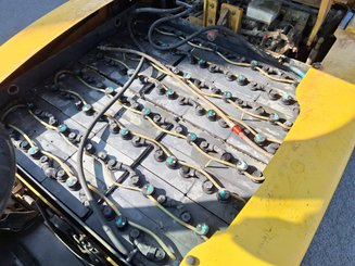 Carreta elevadora elétrica Yale ERP50VM