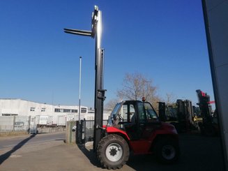 Carreta elevadora todo terreno Manitou M50-4
