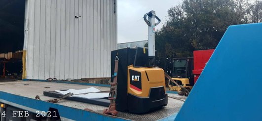 Porta-paletes eléctrico com condutor a pé Caterpillar NPP20N2 - 1