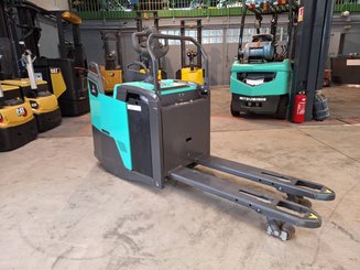 Porta-paletes eléctrico com condutor transportado Mitsubishi PBF25N3R MITSUBISHI