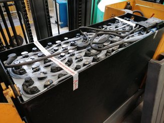 Empilhador retráctil de 4 direcções Baumann EVU 20-18/14-12