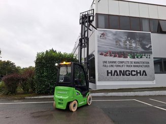 Empilhador de contrapeso 4 rodas Hangcha XC18i