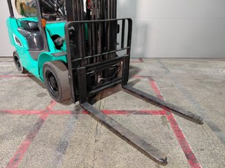 Empilhador de contrapeso 4 rodas Mitsubishi FG25NT