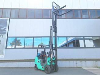 Empilhador de contrapeso 4 rodas Mitsubishi FG15N