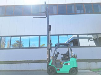 Empilhador de contrapeso 4 rodas Mitsubishi FG15N