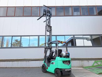 Empilhador de contrapeso 4 rodas Mitsubishi FG15N