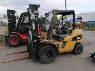 Empilhador de contrapeso 4 rodas Caterpillar GP40N