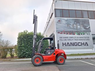 Carreta elevadora todo terreno Hangcha TT18-2