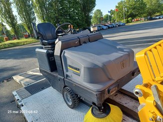 Varredor industrial Kärcher KM130/300RLFG