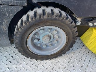 Varredor industrial Kärcher KM130/300RLFG
