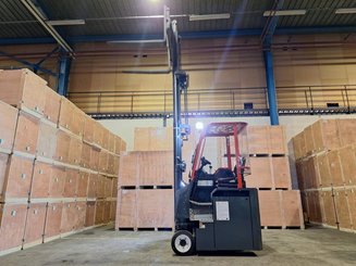 Empilhador multidireccional AMLIFT AGILIFT 3000E