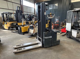 Stacker com condutor a pé Crown WE2300-16
