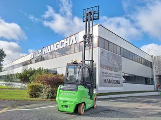 Empilhador de contrapeso 4 rodas Hangcha AE30-I