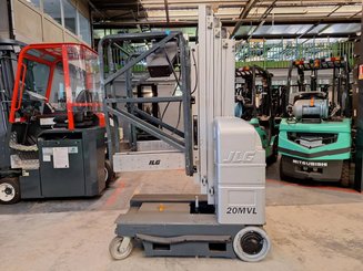 Plataforma com mastro vertical JLG 20MVL