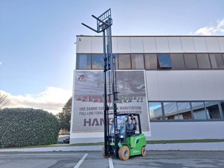 Empilhador de contrapeso 4 rodas Hangcha AE25-I