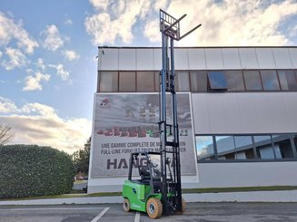 Empilhador de contrapeso 4 rodas Hangcha AE25-I