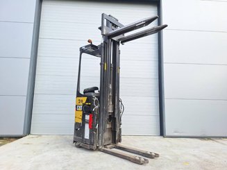 Stacker com condutor transportado Caterpillar NSR16N - 8