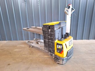 Porta-paletes eléctrico com condutor a pé Caterpillar NPP20N2E