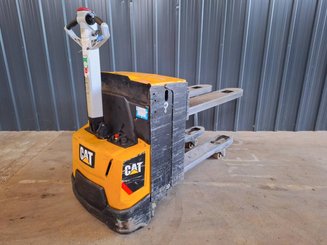 Porta-paletes eléctrico com condutor a pé Caterpillar NPP20N2E