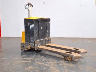 Porta-paletes eléctrico com condutor a pé Caterpillar NPP20N2E