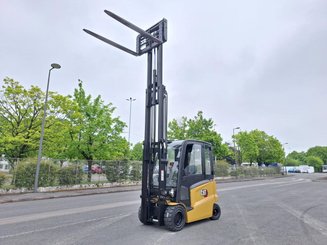 Empilhador de contrapeso 4 rodas Caterpillar EP30N - 4