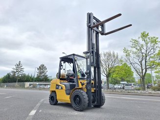 Empilhador de contrapeso 4 rodas Caterpillar GP35 NTD