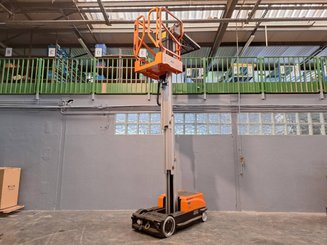 Plataforma com mastro vertical JLG 10MSP