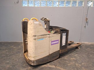 Porta-paletes eléctrico com condutor transportado Crown WT3040 2.00