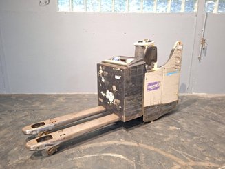 Porta-paletes eléctrico com condutor transportado Crown WT3040 2.00