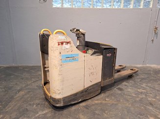 Porta-paletes eléctrico com condutor transportado Crown WT3040 2.00