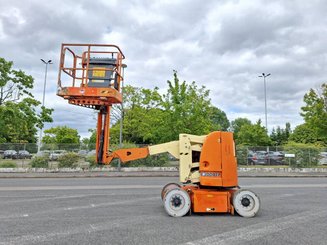 Plataforma de braço articulado JLG E300AJP