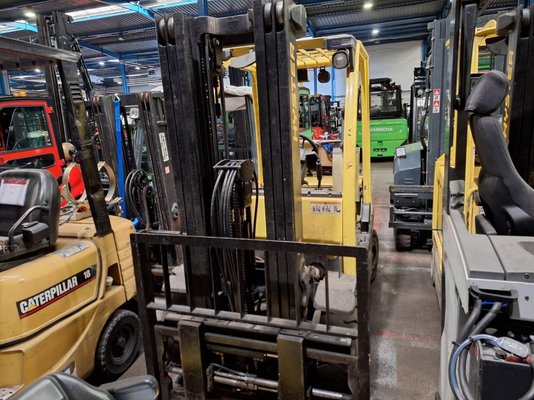 Empilhador de contrapeso 4 rodas Hyster H3.0FT - 1