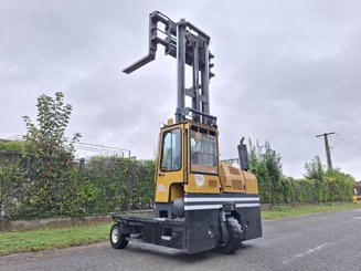 Empilhador retráctil de 4 direcções Combilift C8000-15