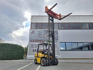 Empilhador de contrapeso 4 rodas Yale GLP45SVX5