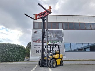 Empilhador de contrapeso 4 rodas Yale GLP45SVX5