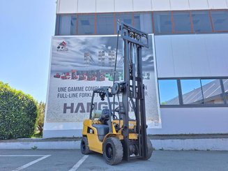 Empilhador de contrapeso 4 rodas Caterpillar GP30N