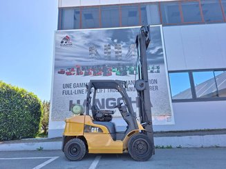 Empilhador de contrapeso 4 rodas Caterpillar GP30N