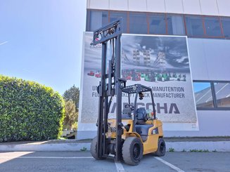 Empilhador de contrapeso 4 rodas Caterpillar GP30N