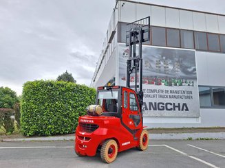 Carreta elevadora a gás Hangcha XF55G-2 (CPYD55-X2XH11BN)