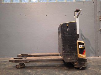 Porta-paletes eléctrico com condutor a pé Caterpillar NPP20N2