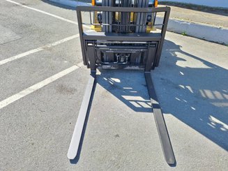 Empilhador de contrapeso 4 rodas Caterpillar GP25NT
