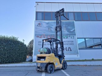 Empilhador de contrapeso 4 rodas Caterpillar GP25NT