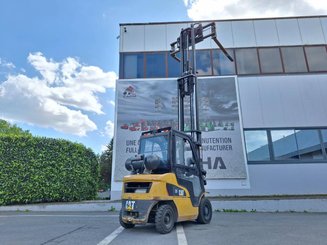 Empilhador de contrapeso 4 rodas Caterpillar GP25NTD