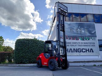 Carreta elevadora todo terreno Hangcha TT25-2 (CPCD25-X2W98E-RT2)