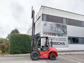 Carreta elevadora todo terreno Hangcha TT35-2 (CPCD35-X2W98E-RT2)