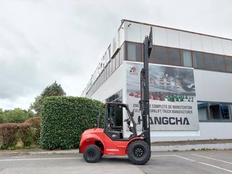 Carreta elevadora todo terreno Hangcha TT35-2 (CPCD35-X2W98E-RT2)