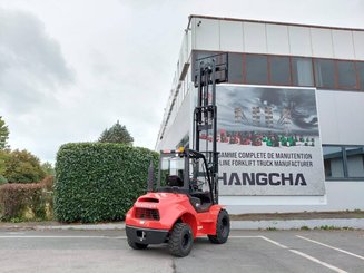 Carreta elevadora todo terreno Hangcha TT35-2 (CPCD35-X2W98E-RT2)