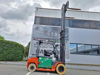 Empilhador de contrapeso 4 rodas Toyota 8FBMT50 - 9