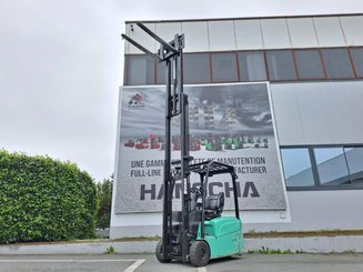 Empilhador de contrapeso 3 rodas Yale ERP16VT - 4