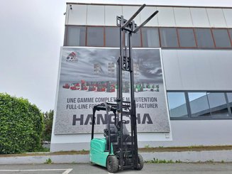 Empilhador de contrapeso 3 rodas Yale ERP16VT - 5